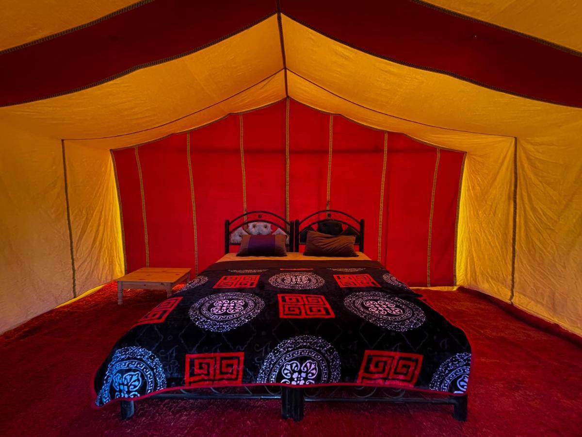 Готель Bivouac Les Nomades & Foum Zguid To Chegaga Tours Екстер'єр фото