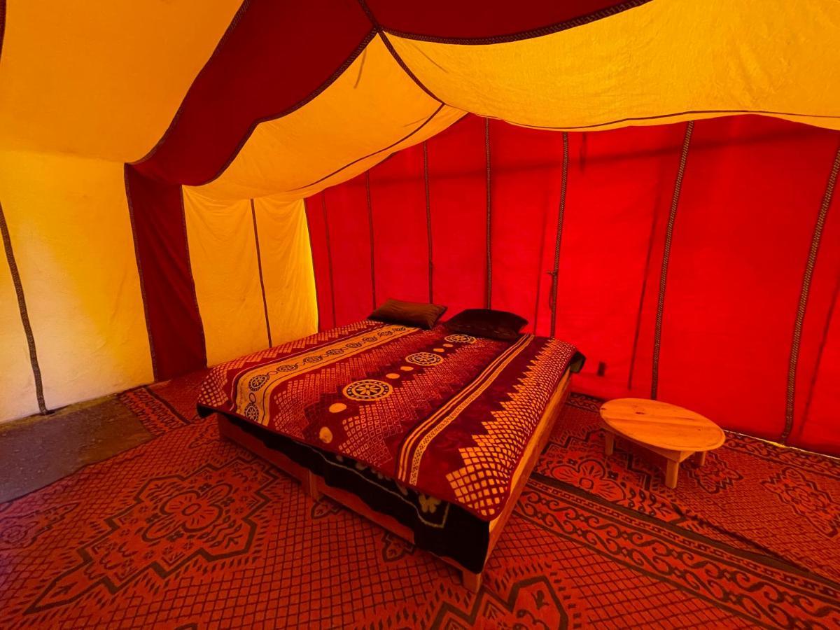 Готель Bivouac Les Nomades & Foum Zguid To Chegaga Tours Екстер'єр фото