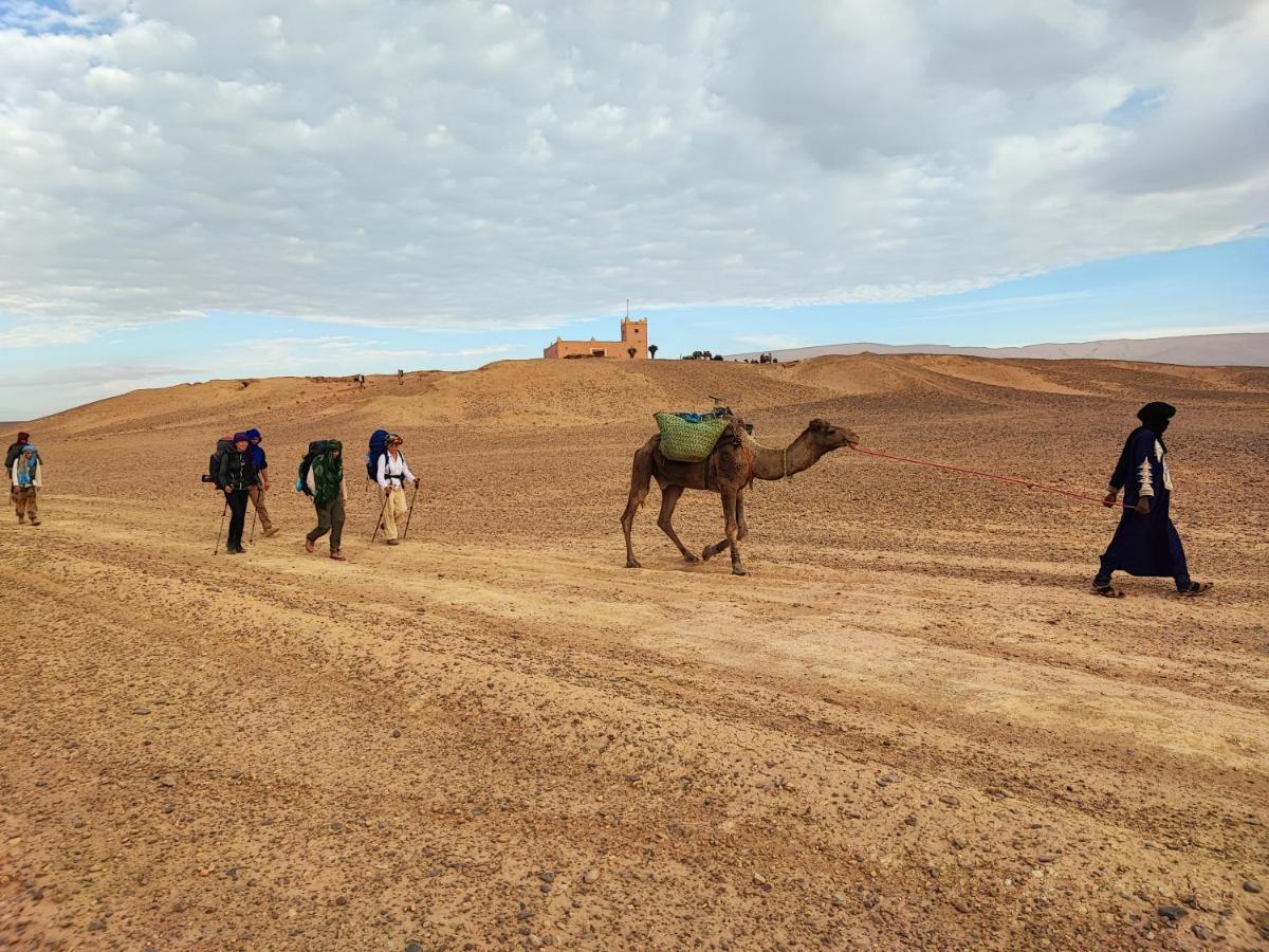Готель Bivouac Les Nomades & Foum Zguid To Chegaga Tours Екстер'єр фото